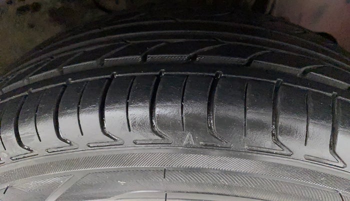 2017 Tata Tiago XZA PETROL, Petrol, Automatic, 36,251 km, Right Front Tyre Tread