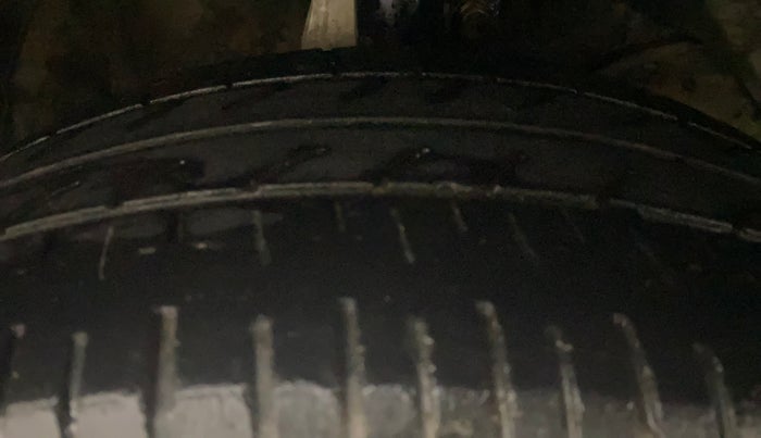 2017 Maruti Baleno ZETA PETROL 1.2, Petrol, Manual, 1,02,036 km, Right Front Tyre Tread