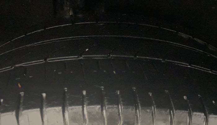 2017 Maruti Baleno ZETA PETROL 1.2, Petrol, Manual, 1,02,036 km, Right Rear Tyre Tread