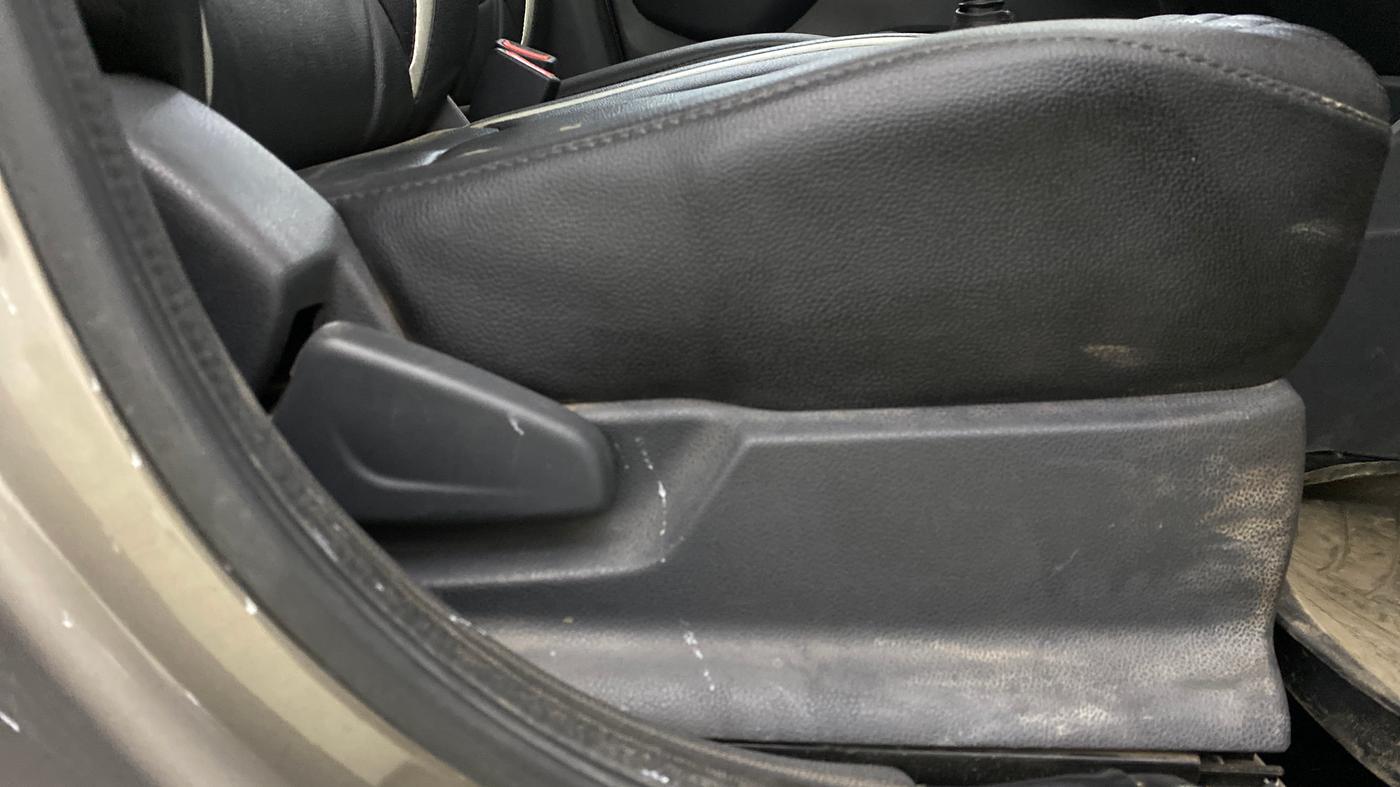 2016 Renault Kwid RXT 0.8, Petrol, Manual, 58,117 km, Driver Side Adjustment Panel