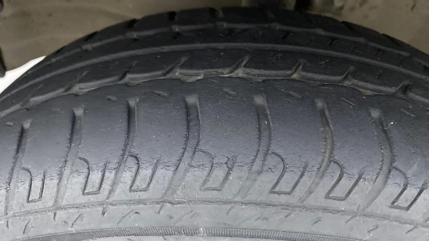 2016 Maruti Wagon R 1.0 VXI, Petrol, Manual, 17,866 km, Left Front Tyre Tread