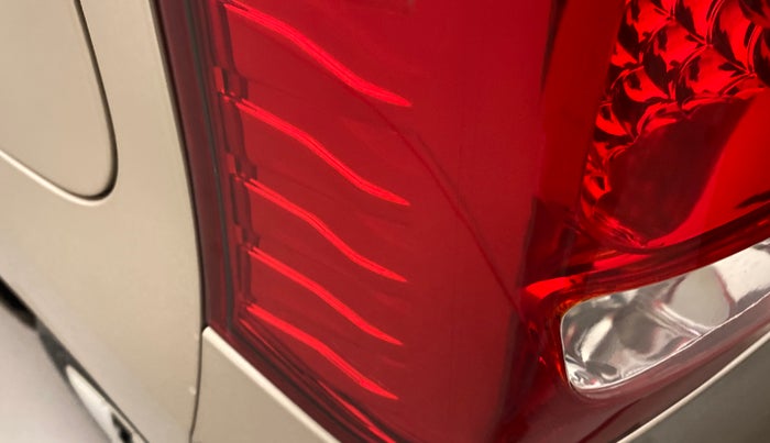 2016 Maruti Wagon R 1.0 VXI, Petrol, Manual, 17,866 km, Left tail light - Minor scratches