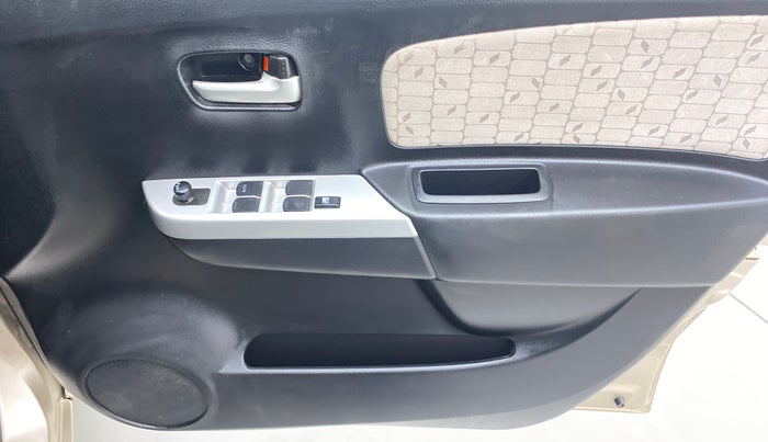 2016 Maruti Wagon R 1.0 VXI, Petrol, Manual, 17,866 km, Driver Side Door Panels Control