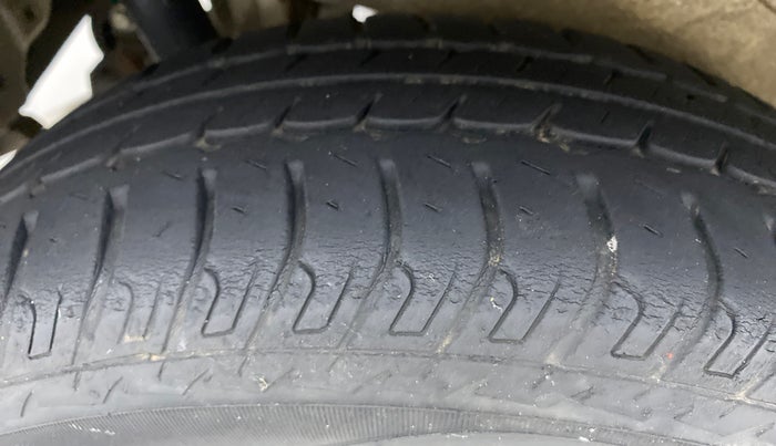 2016 Maruti Wagon R 1.0 VXI, Petrol, Manual, 17,866 km, Right Rear Tyre Tread