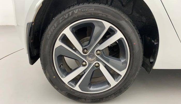 2021 Tata ALTROZ XZ PETROL, Petrol, Manual, 27,827 km, Right Rear Wheel
