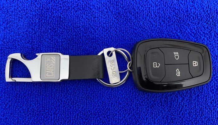 2021 Tata ALTROZ XZ PETROL, Petrol, Manual, 27,827 km, Key Close Up