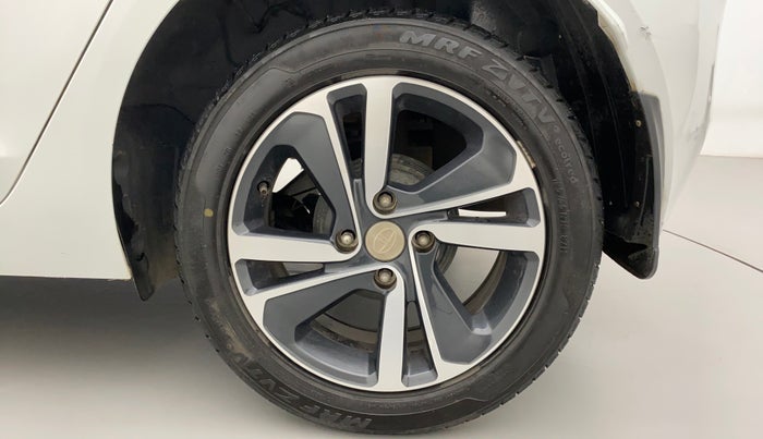 2021 Tata ALTROZ XZ PETROL, Petrol, Manual, 27,827 km, Left Rear Wheel