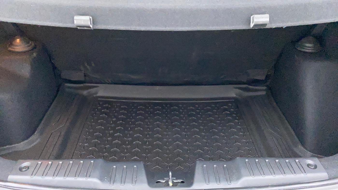 2021 Tata ALTROZ XZ PETROL, Petrol, Manual, 27,827 km, Boot Inside