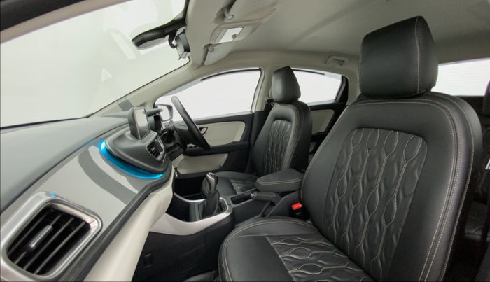 2021 Tata ALTROZ XZ PETROL, Petrol, Manual, 27,827 km, Right Side Front Door Cabin