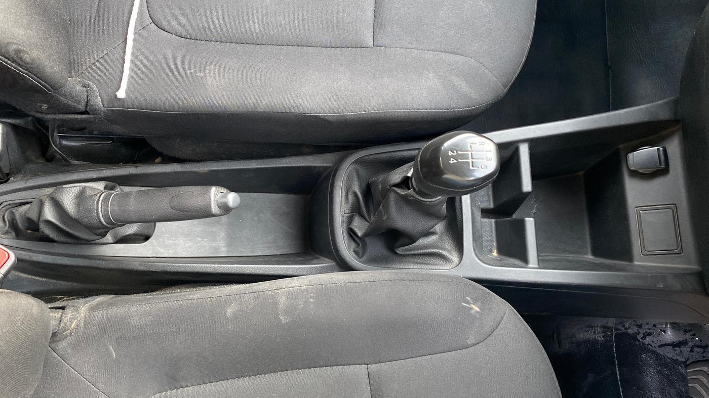 2022 Renault Kwid RXL 0.8 (O), Petrol, Manual, 90,059 km, Gear Lever