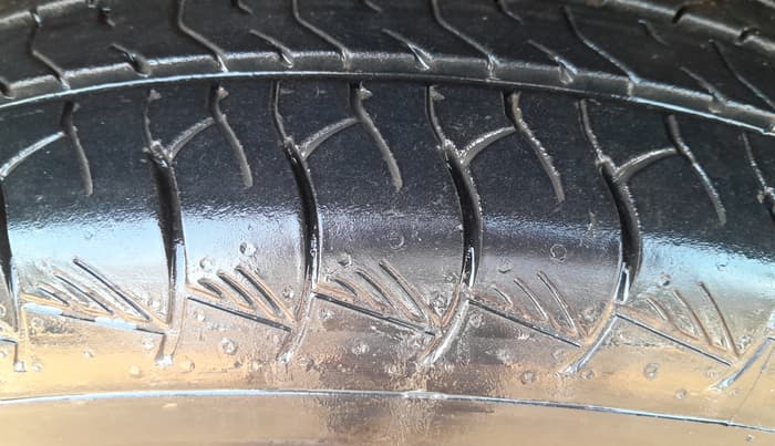 2014 Nissan Terrano XL D PLUS, Diesel, Manual, 64,819 km, Left Front Tyre Tread