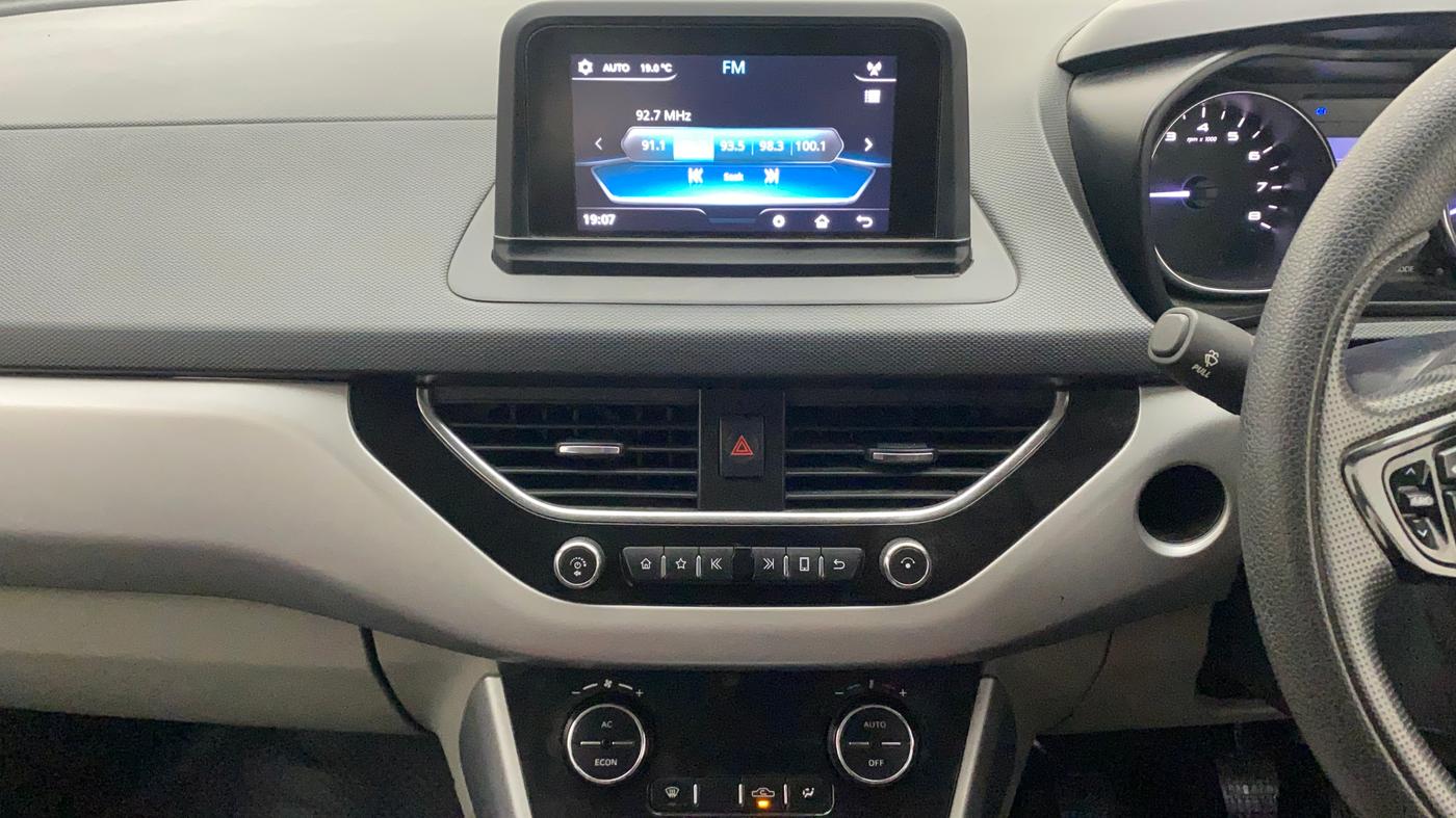 2019 Tata NEXON XZ PETROL, Petrol, Manual, 60,587 km, Air Conditioner