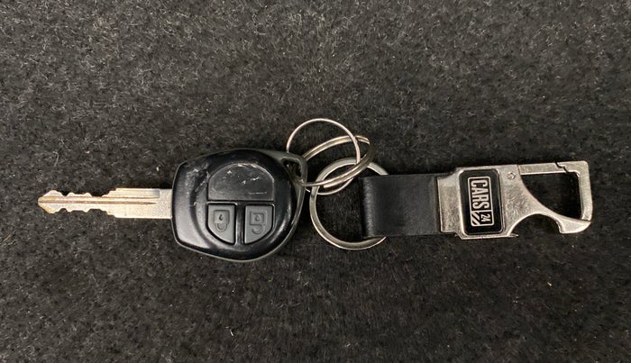 2017 Maruti Swift VXI D, Petrol, Manual, 56,553 km, Key Close Up