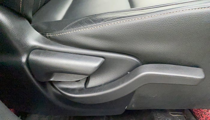 2017 Honda BR-V 1.5L I-VTEC VX, Petrol, Manual, 49,851 km, Driver Side Adjustment Panel