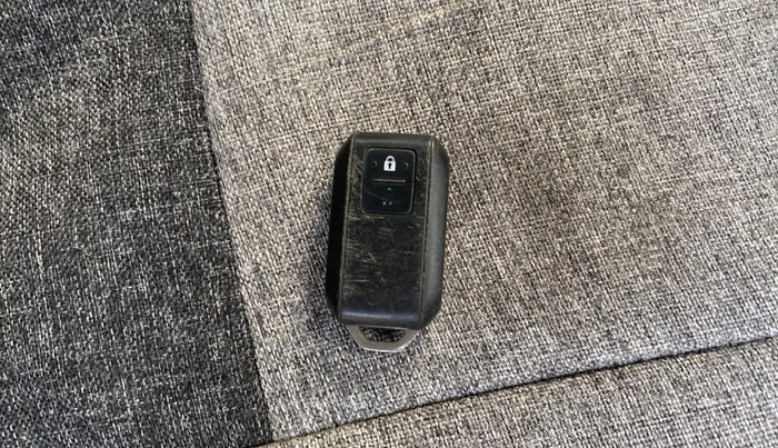 2020 Maruti Baleno ZETA PETROL 1.2, Petrol, Manual, 60,601 km, Key Close Up