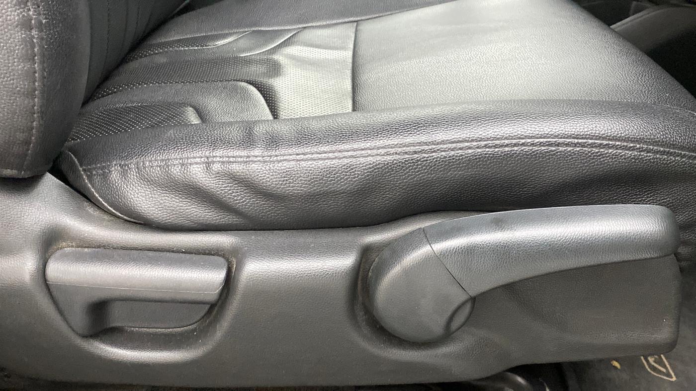 2018 Honda WR-V 1.5 i-DTEC VX MT, Diesel, Manual, 53,997 km, Driver Side Adjustment Panel