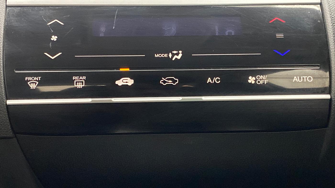 2018 Honda WR-V 1.5 i-DTEC VX MT, Diesel, Manual, 53,997 km, Automatic Climate Control