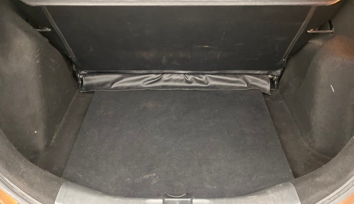 2018 Honda WR-V 1.5 i-DTEC VX MT, Diesel, Manual, 53,997 km, Boot Inside