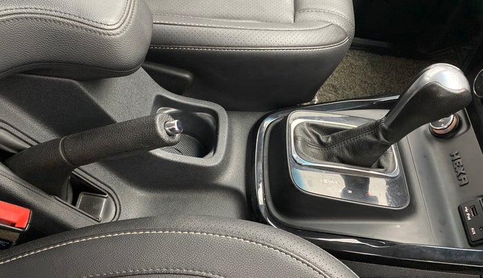 2018 Tata Hexa Varicor 400 XTA, Diesel, Automatic, 41,332 km, Gear Lever