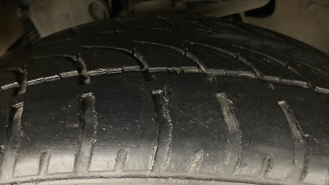 2018 Tata Hexa Varicor 400 XTA, Diesel, Automatic, 41,332 km, Right Front Tyre Tread