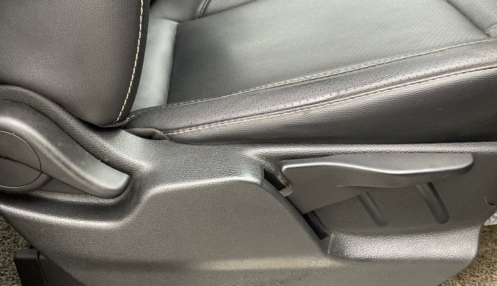 2018 Tata Hexa Varicor 400 XTA, Diesel, Automatic, 41,332 km, Driver Side Adjustment Panel