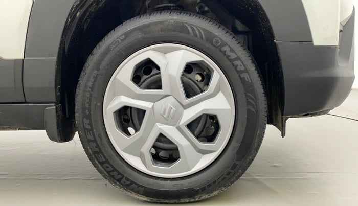 2022 Maruti BREZZA VXI SMART HYBRID, Petrol, Manual, 4,835 km, Right Front Wheel