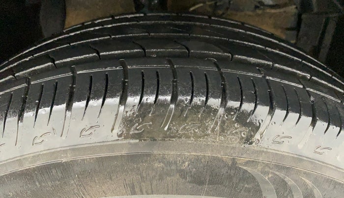 2022 Maruti BREZZA VXI SMART HYBRID, Petrol, Manual, 4,835 km, Right Front Tyre Tread