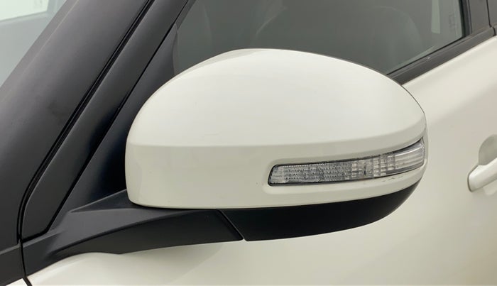 2022 Maruti BREZZA VXI SMART HYBRID, Petrol, Manual, 4,835 km, Left rear-view mirror - Indicator light has minor damage