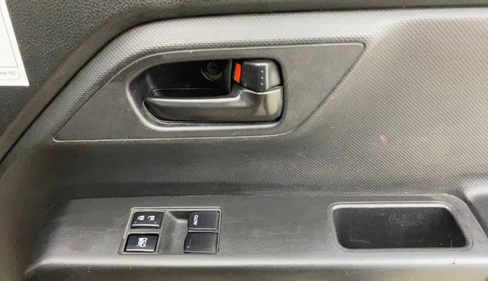 2022 Maruti New Wagon-R LXI CNG 1.0, CNG, Manual, 31,382 km, Driver Side Door Panels Control