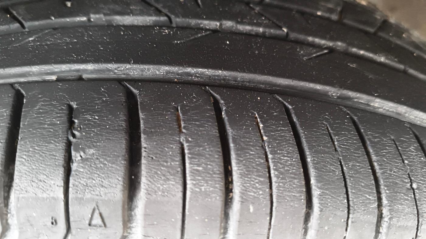 2023 Hyundai NEW I20 ASTA (O) 1.2 MT, Petrol, Manual, 26,232 km, Right Front Tyre Tread