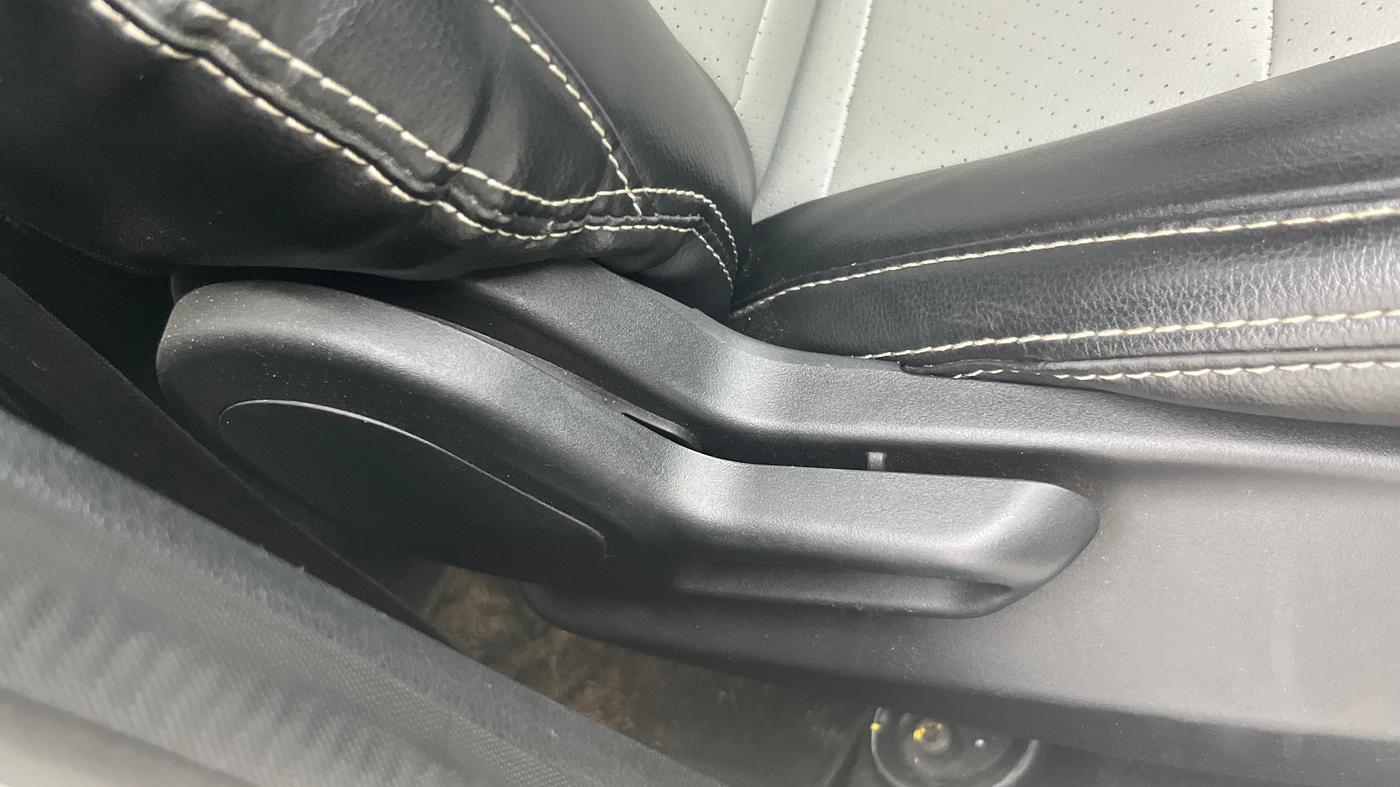 2024 Tata Tiago XM PETROL, Petrol, Manual, 19,986 km, Driver Side Adjustment Panel