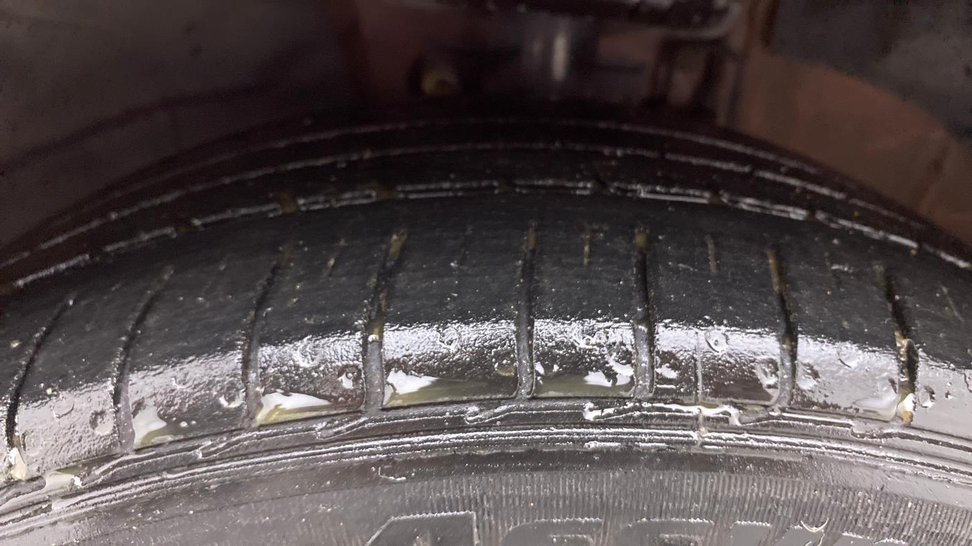 2020 Volkswagen Polo HIGHLINE PLUS 1.0, Petrol, Manual, 60,214 km, Left Front Tyre Tread