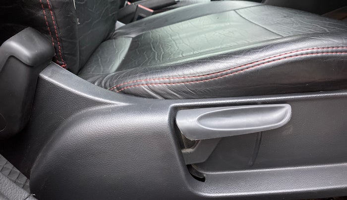 2020 Volkswagen Polo HIGHLINE PLUS 1.0, Petrol, Manual, 60,214 km, Driver Side Adjustment Panel
