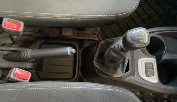 2017 Datsun Redi Go T (O), Petrol, Manual, 56,910 km, Gear Lever