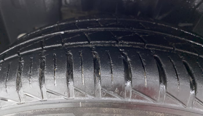 2020 Datsun Redi Go T, Petrol, Manual, 24,070 km, Left Front Tyre Tread