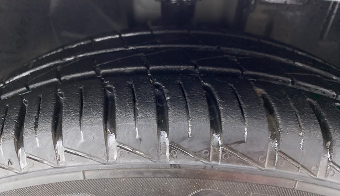 2020 Datsun Redi Go T, Petrol, Manual, 24,070 km, Right Front Tyre Tread