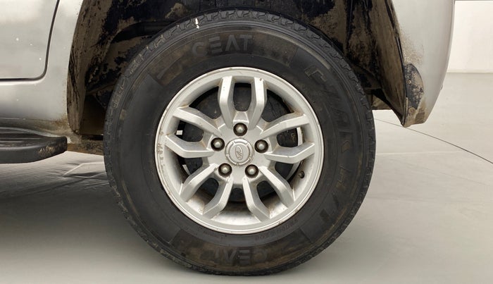 2016 Mahindra TUV300 T8, Diesel, Manual, 52,597 km, Left Rear Wheel