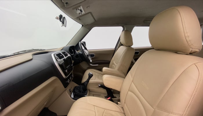 2016 Mahindra TUV300 T8, Diesel, Manual, 52,597 km, Right Side Front Door Cabin