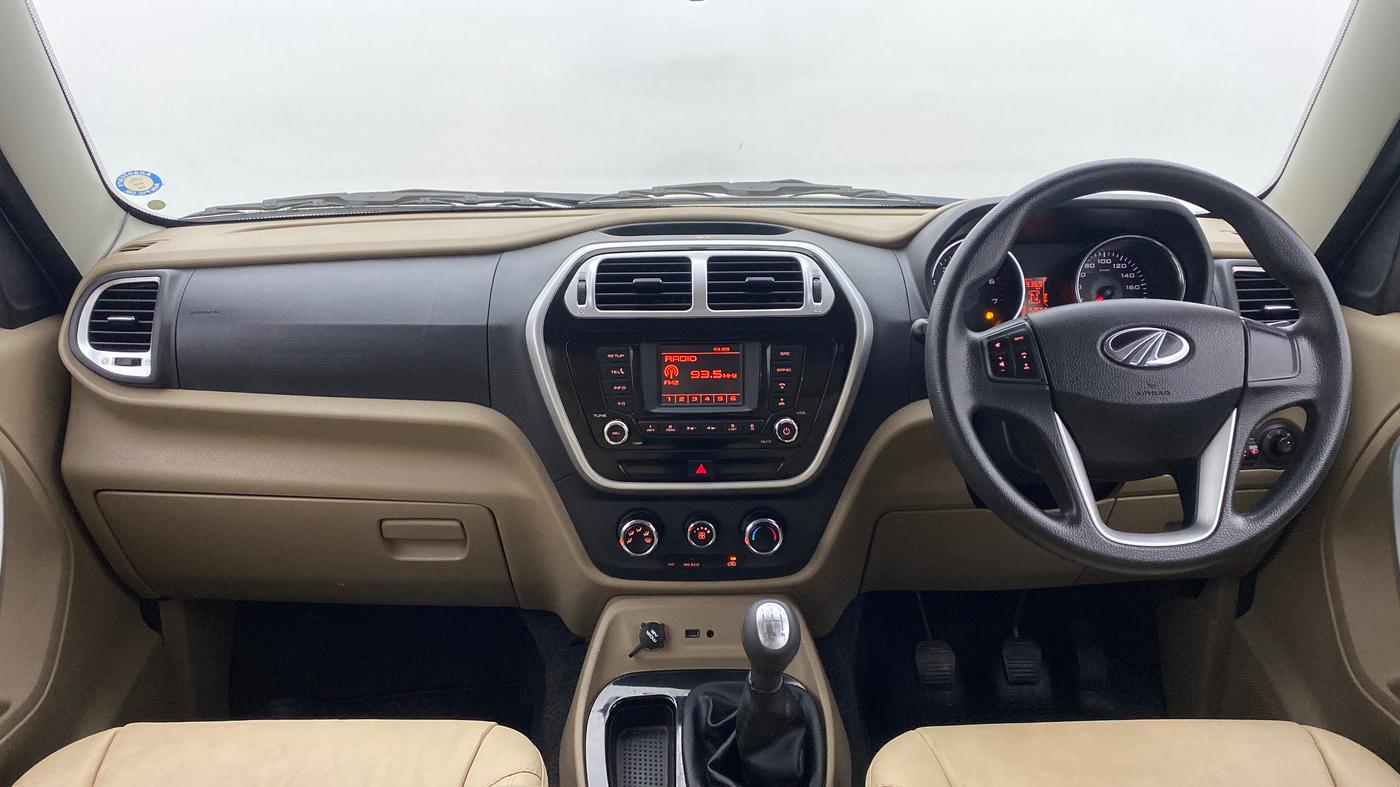 2016 Mahindra TUV300 T8, Diesel, Manual, 52,597 km, Dashboard