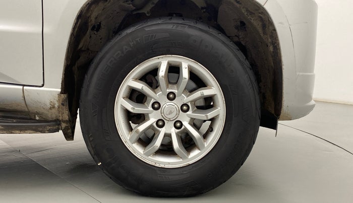 2016 Mahindra TUV300 T8, Diesel, Manual, 52,597 km, Right Front Wheel