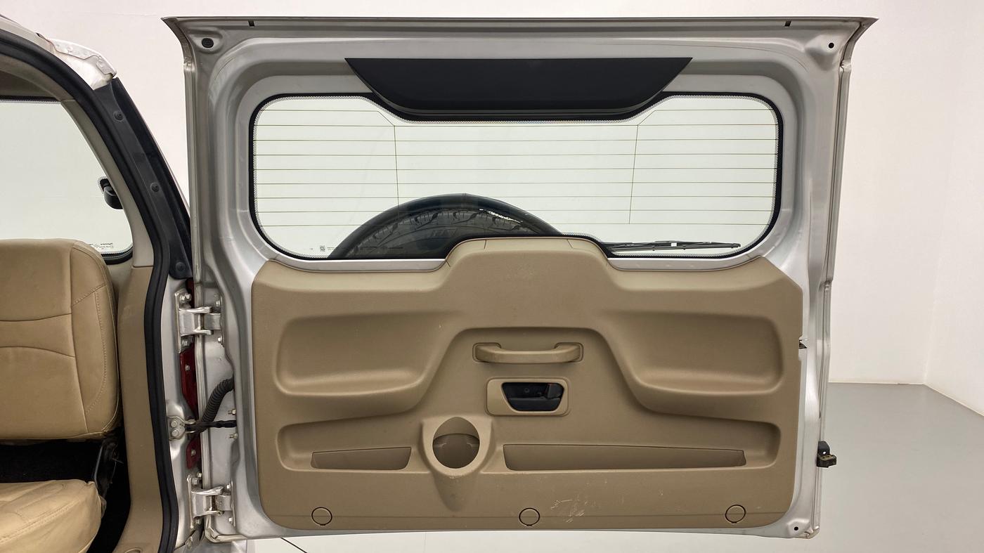 2016 Mahindra TUV300 T8, Diesel, Manual, 52,597 km, Boot Door Open