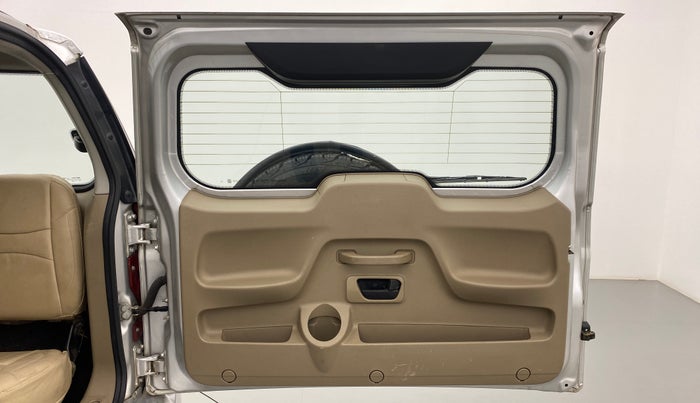 2016 Mahindra TUV300 T8, Diesel, Manual, 52,597 km, Boot Door Open