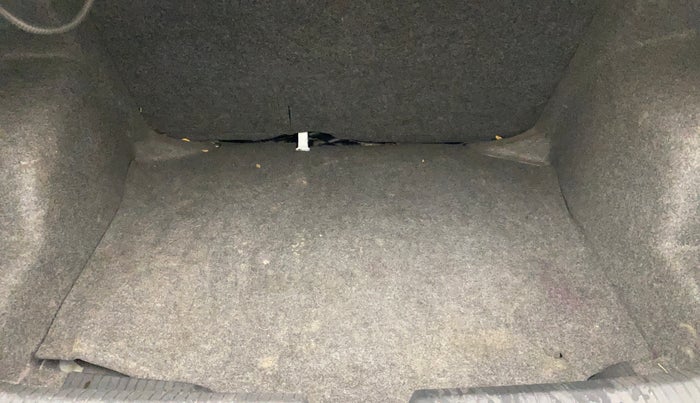 2016 Volkswagen Ameo HIGHLINE DSG 1.5 DIESEL , Diesel, Automatic, 1,01,403 km, Boot Inside