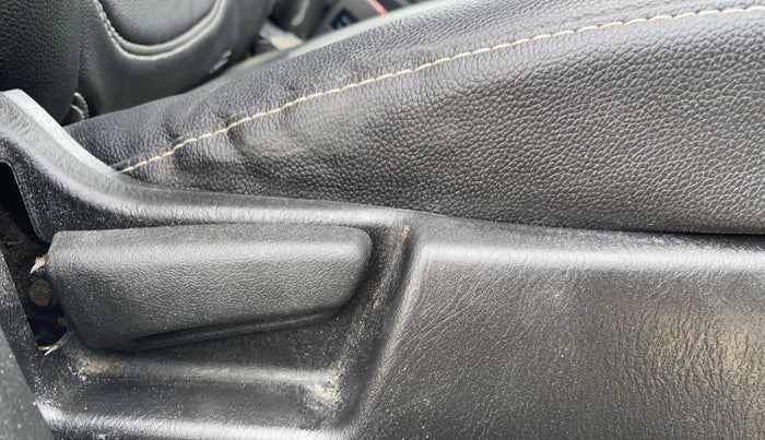 2022 Maruti Alto LXI O, Petrol, Manual, 39,246 km, Driver Side Adjustment Panel