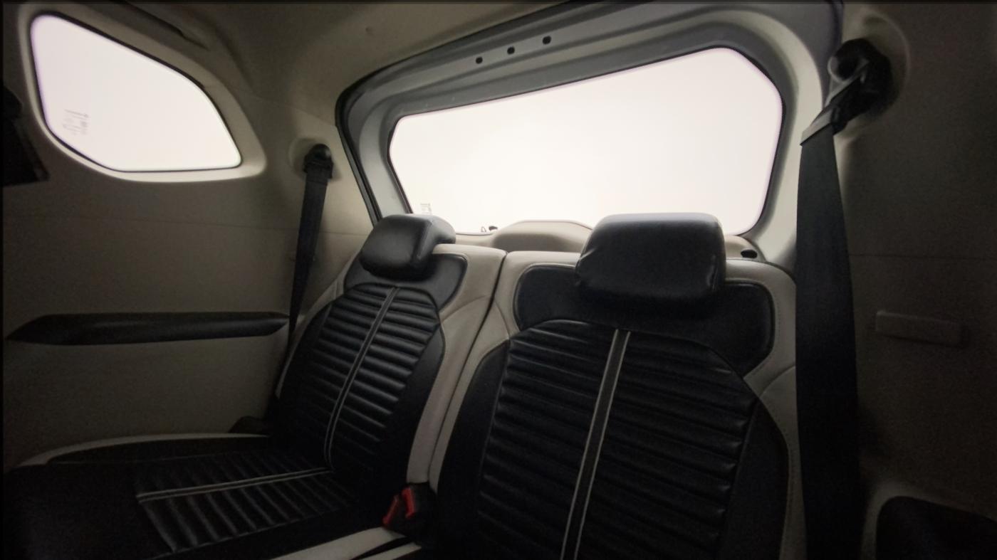 2019 Renault TRIBER RXT, Petrol, Manual, 28,304 km, Third Seat Row ( optional )