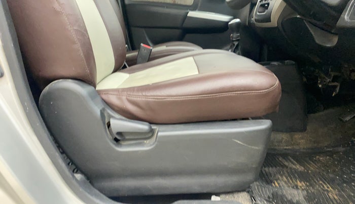 2014 Maruti Wagon R 1.0 VXI, Petrol, Manual, 71,841 km, Driver Side Adjustment Panel