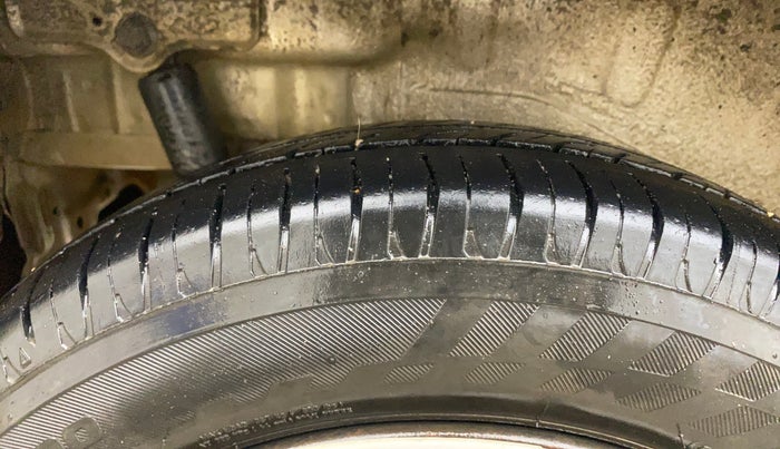 2014 Maruti Wagon R 1.0 VXI, Petrol, Manual, 71,841 km, Right Rear Tyre Tread