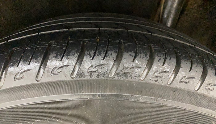 2018 Maruti Vitara Brezza ZDI AMT, Diesel, Automatic, 52,670 km, Left Rear Tyre Tread