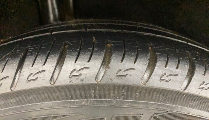 2018 Maruti Vitara Brezza ZDI AMT, Diesel, Automatic, 52,670 km, Right Rear Tyre Tread