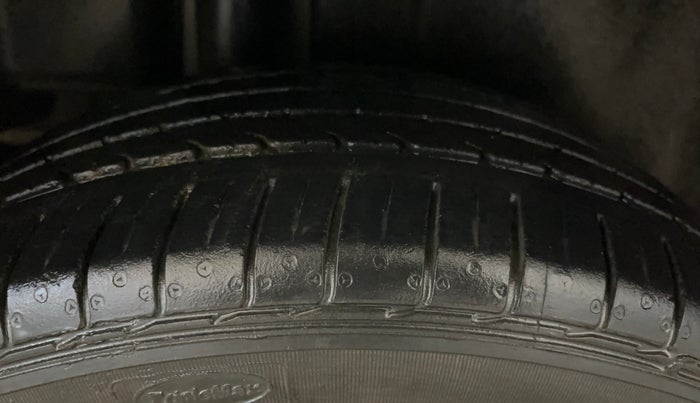 2020 Maruti Ciaz ALPHA 1.5 SHVS PETROL, Petrol, Manual, 31,922 km, Right Rear Tyre Tread